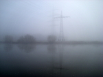 Hochspannungsmast-im-Nebel.jpg